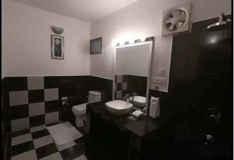 ホテル Tiaraa Monolith Lake Resort