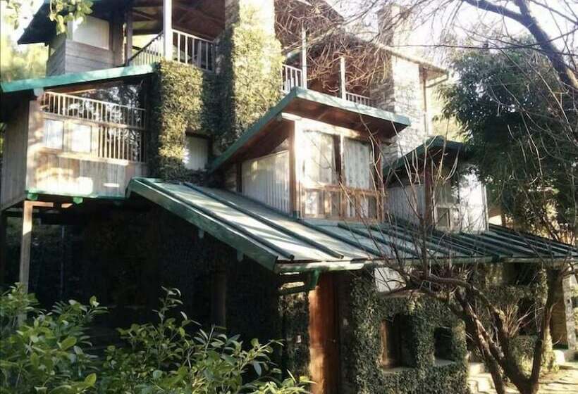 호텔 Tiaraa Monolith Lake Resort