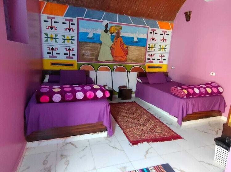 پانسیون Kamel House