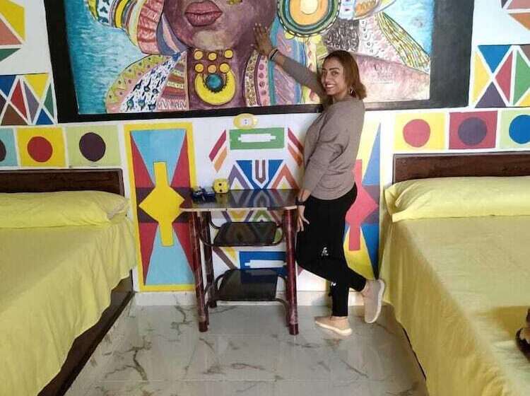 پانسیون Kamel House