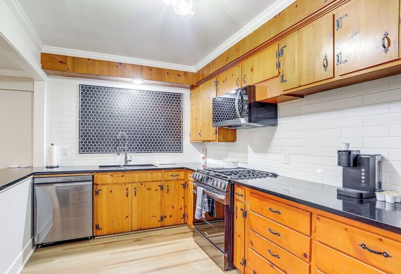 Fully Renovated Home ~ 1 Mi To Downtown Hammond!