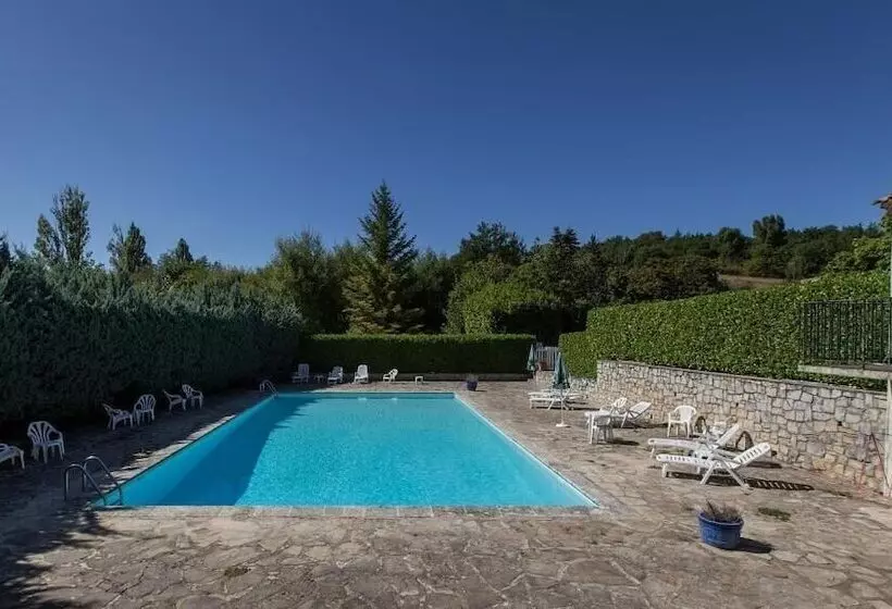 Hotelli Auberge De L Escargot D Or