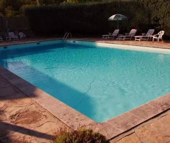 Hotelli Auberge De L Escargot D Or