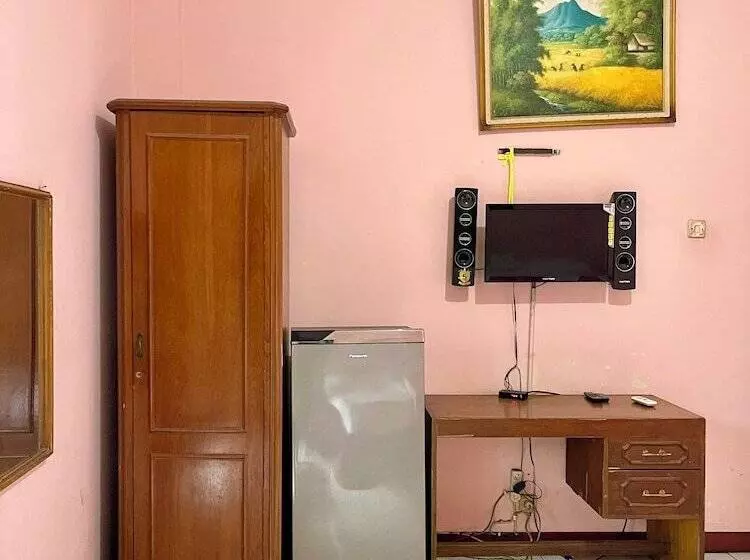 Hotel Tirtonadi Permai