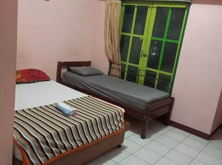 Hotel Tirtonadi Permai