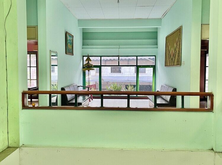 Hotel Tirtonadi Permai