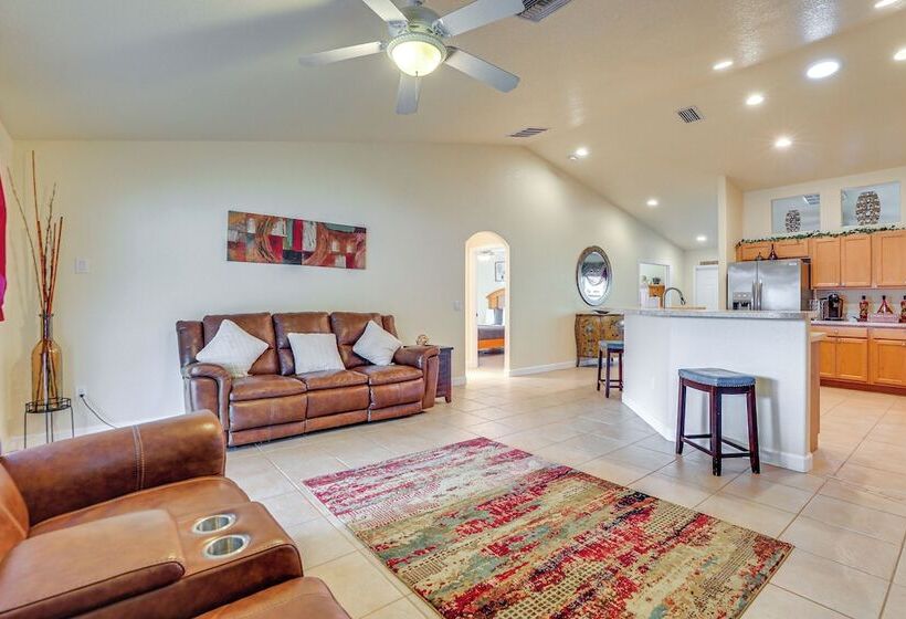 3 Mi To Aquatic Center: Family Home In North Port!