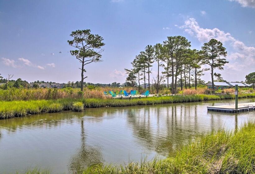 Ocean View Home: Deck, Hot Tub & Resort Amenities!