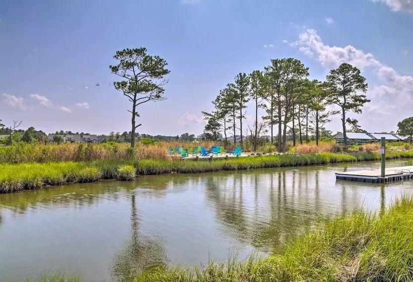 Ocean View Home: Deck, Hot Tub & Resort Amenities!