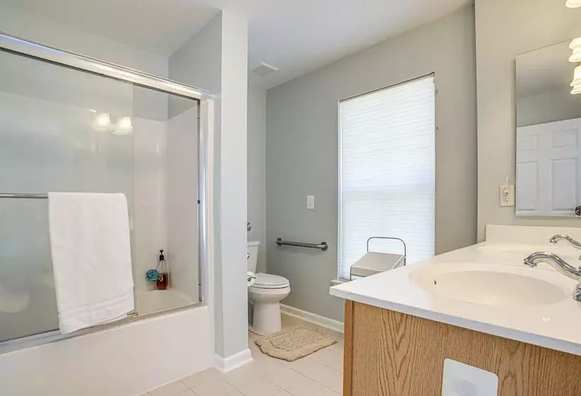 Ocean View Home: Deck, Hot Tub & Resort Amenities!