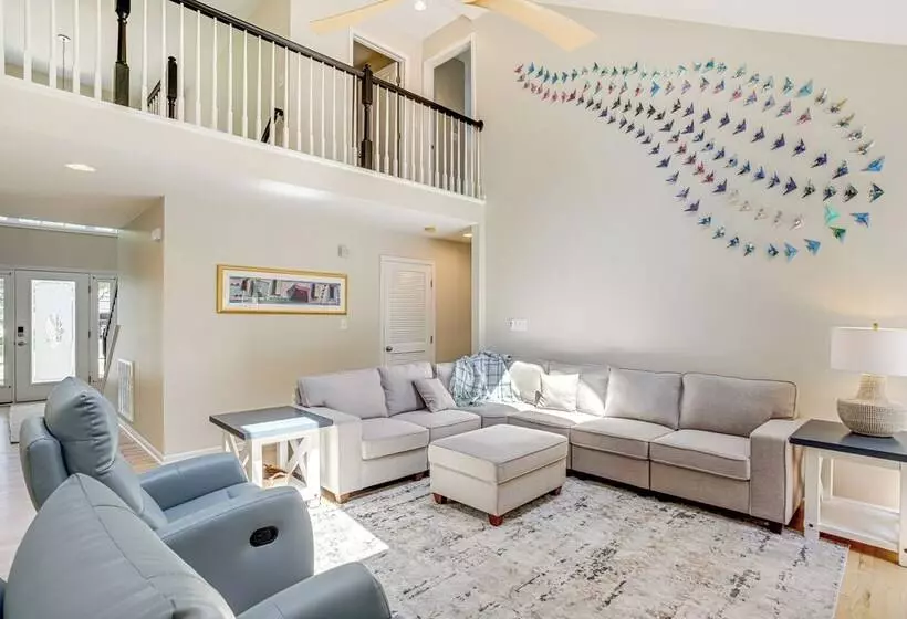 Ocean View Home: Deck, Hot Tub & Resort Amenities!