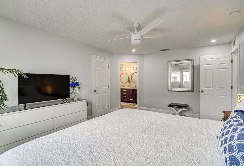 Palm Bay Home W/ Private Yard Near Beaches!