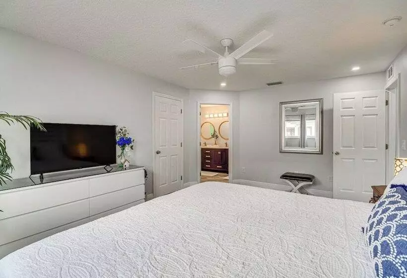 Palm Bay Home W/ Private Yard Near Beaches!