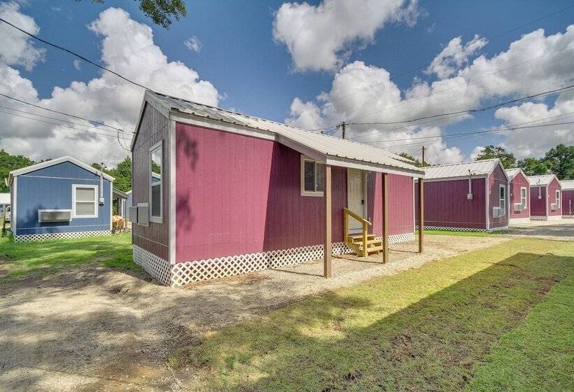 Pet Friendly Picayune Tiny Home ~ 4 Mi To Downtown