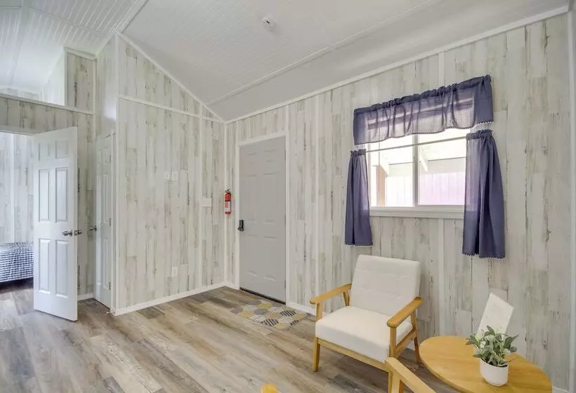 Pet Friendly Picayune Tiny Home ~ 4 Mi To Downtown