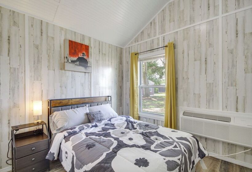 Pet Friendly Picayune Tiny Home ~ 4 Mi To Downtown