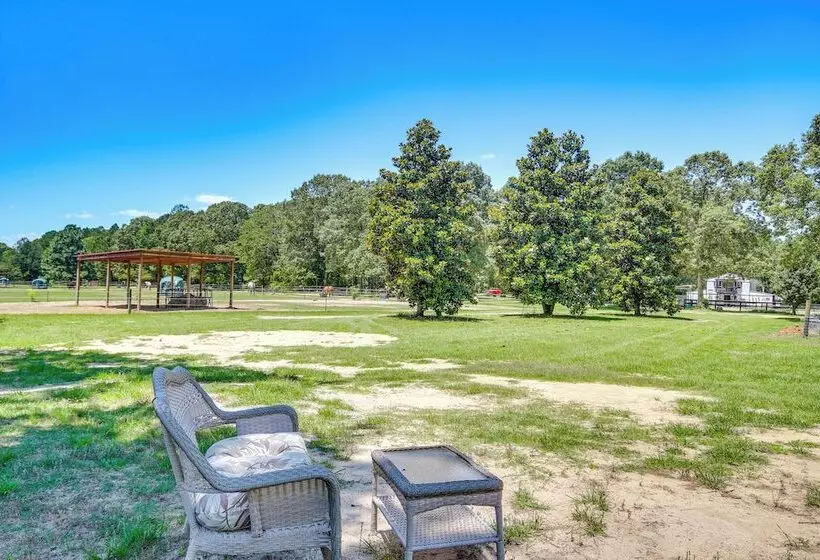 Pet Friendly Waegner Cottage On 30 Acre Horse Farm