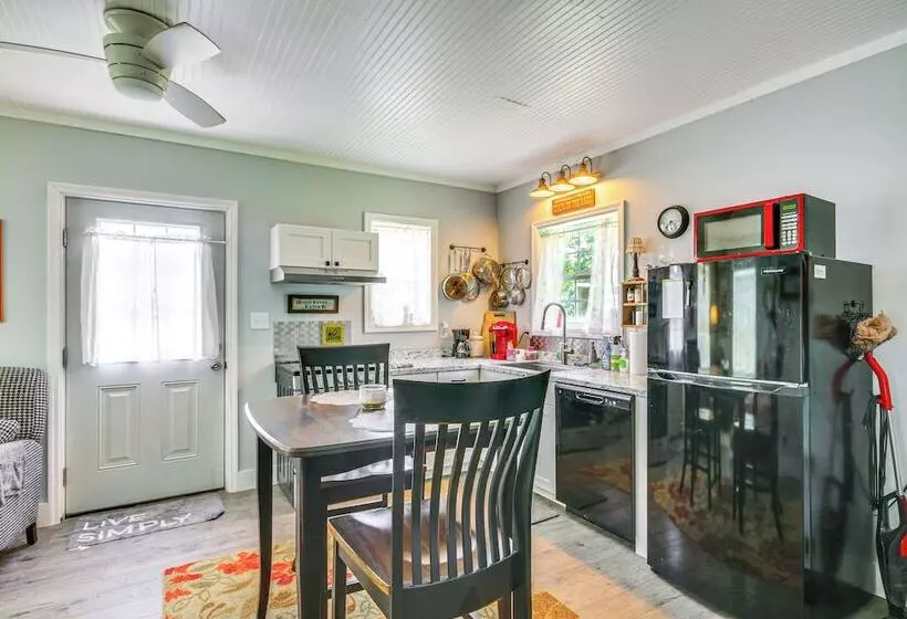 Pet Friendly Waegner Cottage On 30 Acre Horse Farm