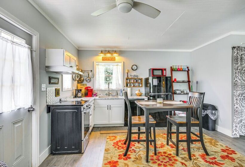 Pet Friendly Waegner Cottage On 30 Acre Horse Farm