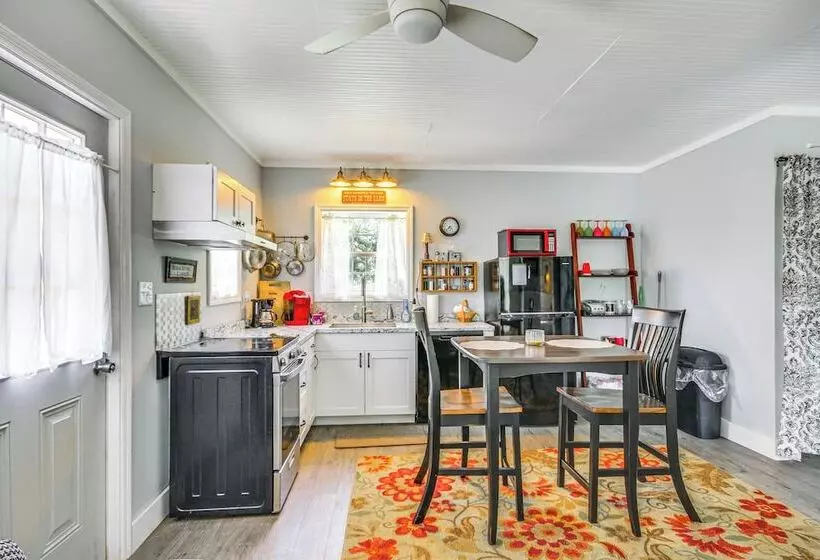 Pet Friendly Waegner Cottage On 30 Acre Horse Farm