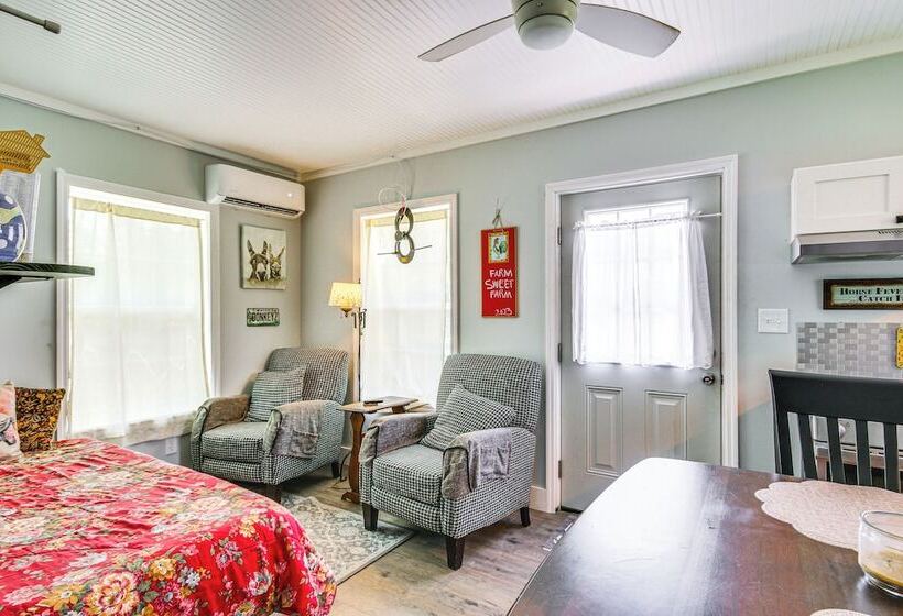 Pet Friendly Waegner Cottage On 30 Acre Horse Farm