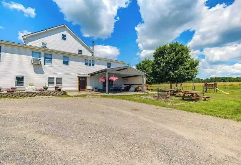 Rural Middlefield Home On Peaceful Working Farm!