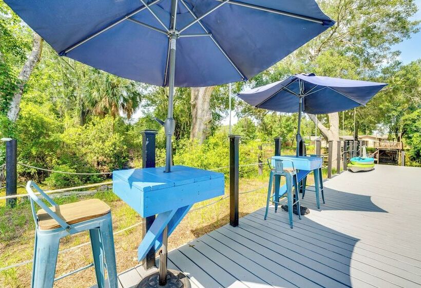 Spacious Tavares Home W/ Private Outdoor Oasis!