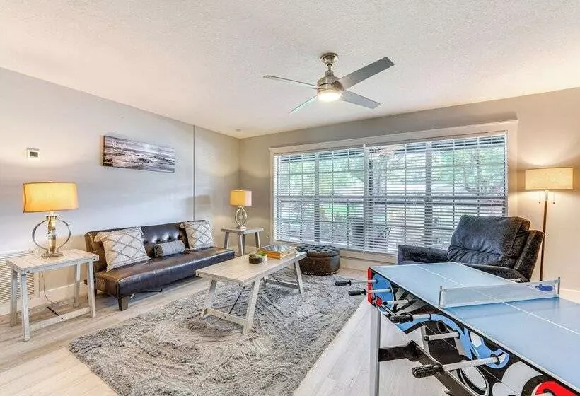 Spacious Tavares Home W/ Private Outdoor Oasis!