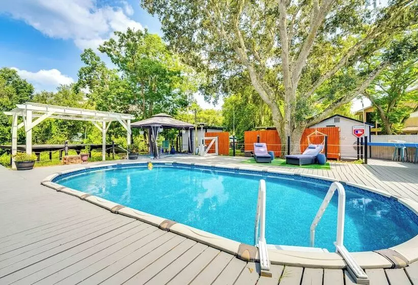 Spacious Tavares Home W/ Private Outdoor Oasis!