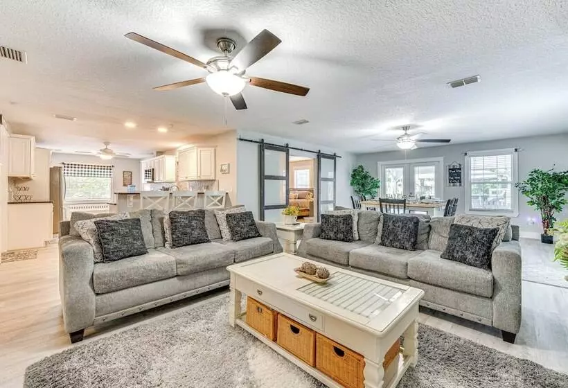 Spacious Tavares Home W/ Private Outdoor Oasis!