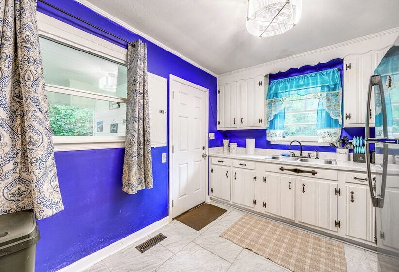 Warner Robins Home W/ Yard: 2 Mi To Air Force Base