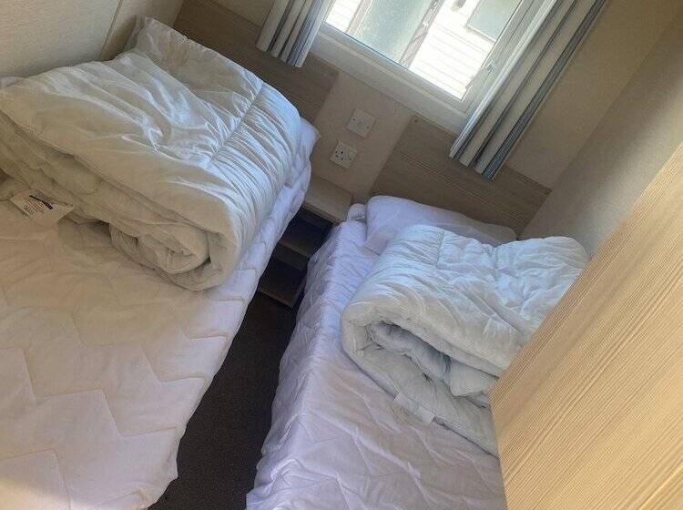 Coastal Cabin Retreat In Rhyl