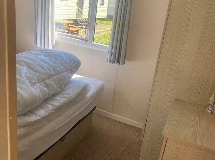 Coastal Cabin Retreat In Rhyl