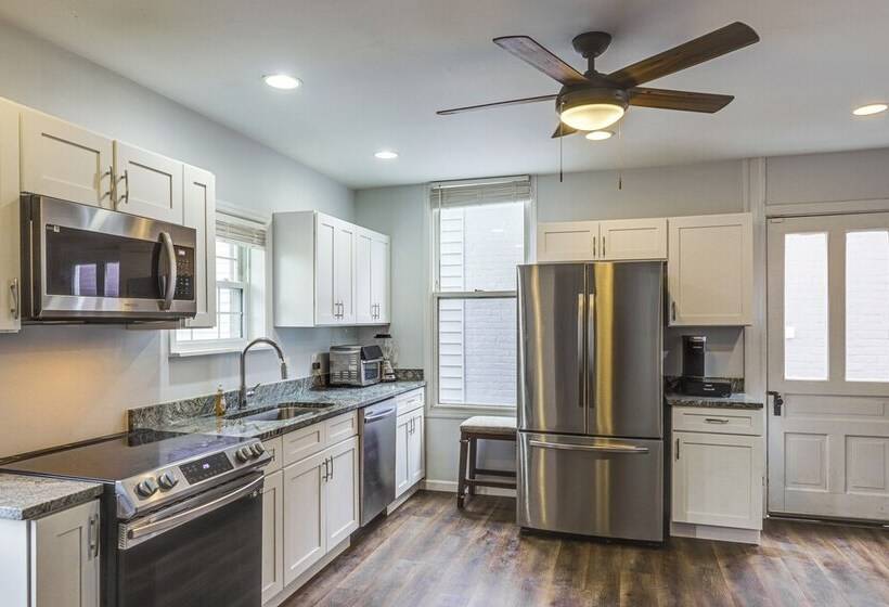 Covington Home W/ Patio 3 Mi To Cincinnati!