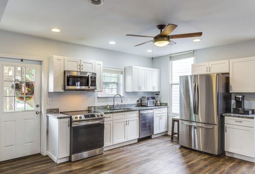 Covington Home W/ Patio 3 Mi To Cincinnati!