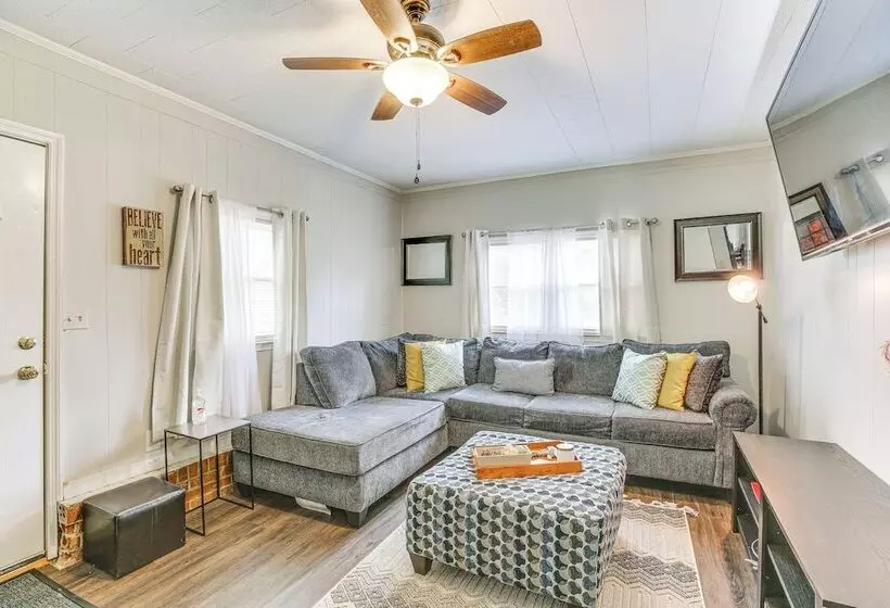Cozy Mullins Retreat W/ Backyard & Covered Porch!