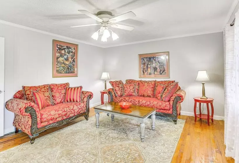 Cozy Mullins Retreat W/ Backyard & Covered Porch!