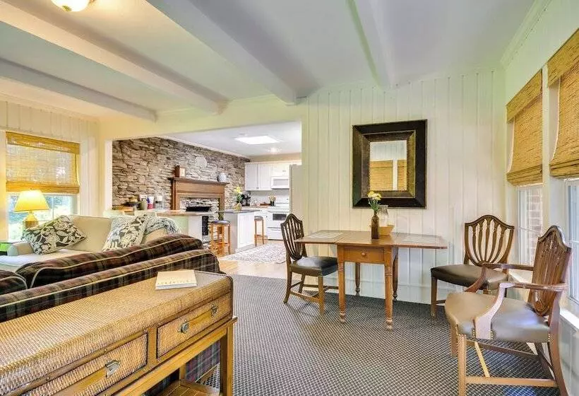 Cozy, Peaceful Cottage   Near Wake Forest!