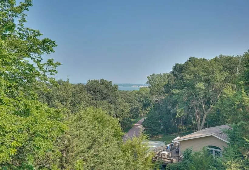 Family Friendly Lakeview Cottage W/ Deck & View