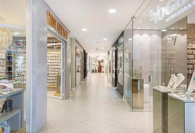 Hotelli Florida Mall & Suites