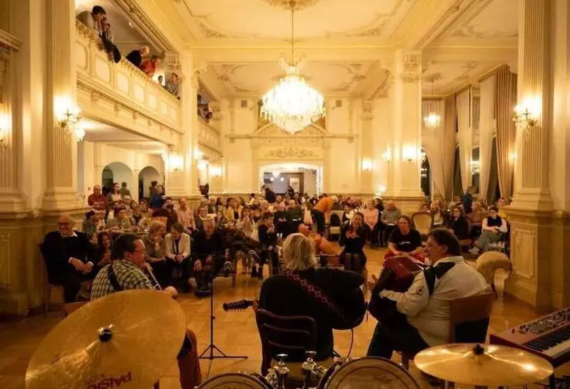 هتل Scuol Palace Spa & Culture