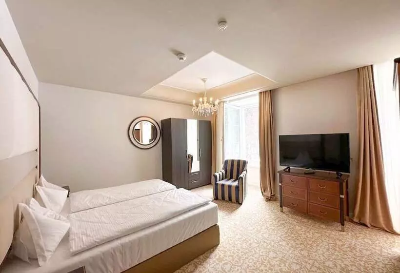 هتل Scuol Palace Spa & Culture