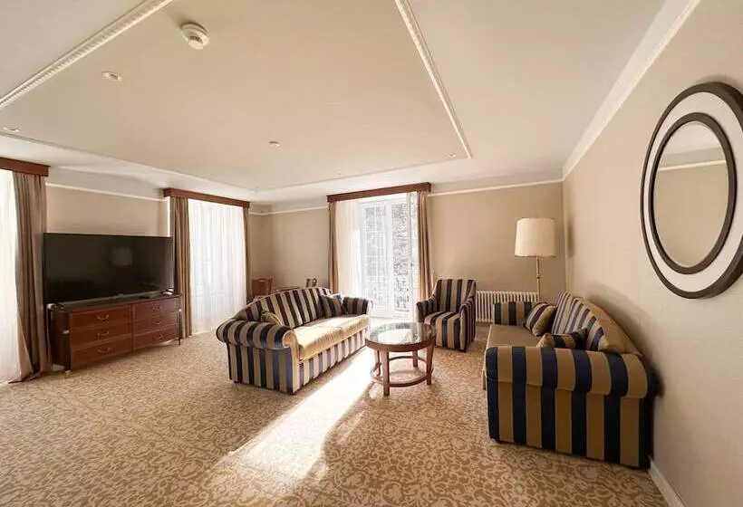 هتل Scuol Palace Spa & Culture