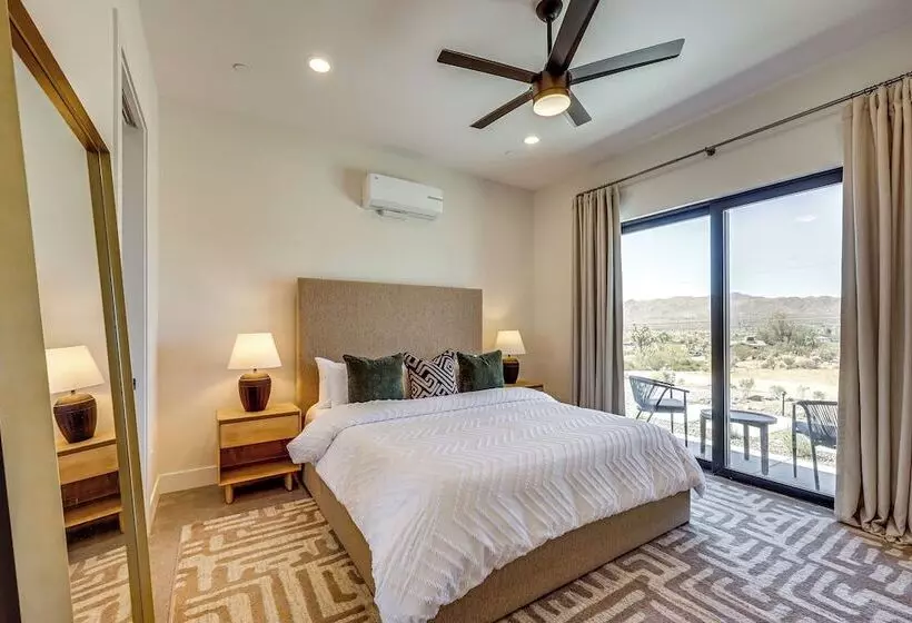 ~ 10 Mi To Joshua Tree: Luxe Yucca Valley Home