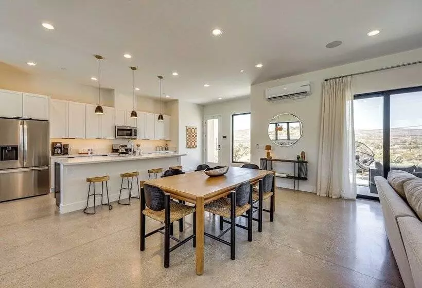 ~ 10 Mi To Joshua Tree: Luxe Yucca Valley Home