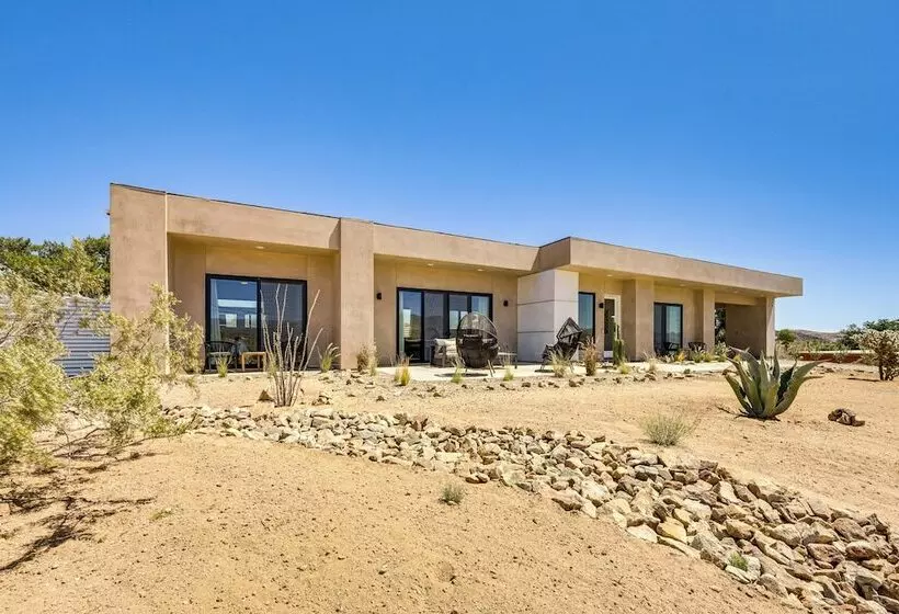 ~ 10 Mi To Joshua Tree: Luxe Yucca Valley Home