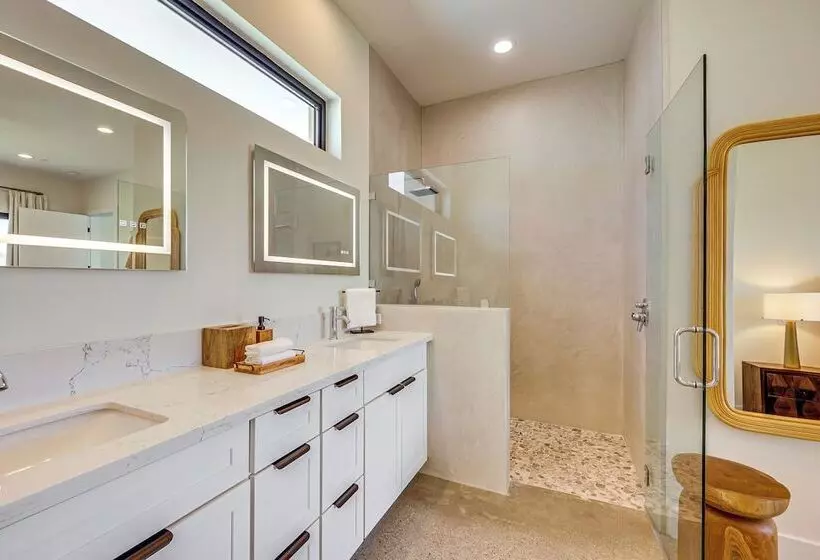 ~ 10 Mi To Joshua Tree: Luxe Yucca Valley Home