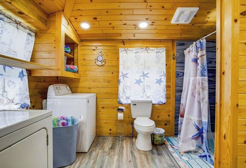 Maryland Retreat: Walk To Bay, Beach & Boat Ramp!