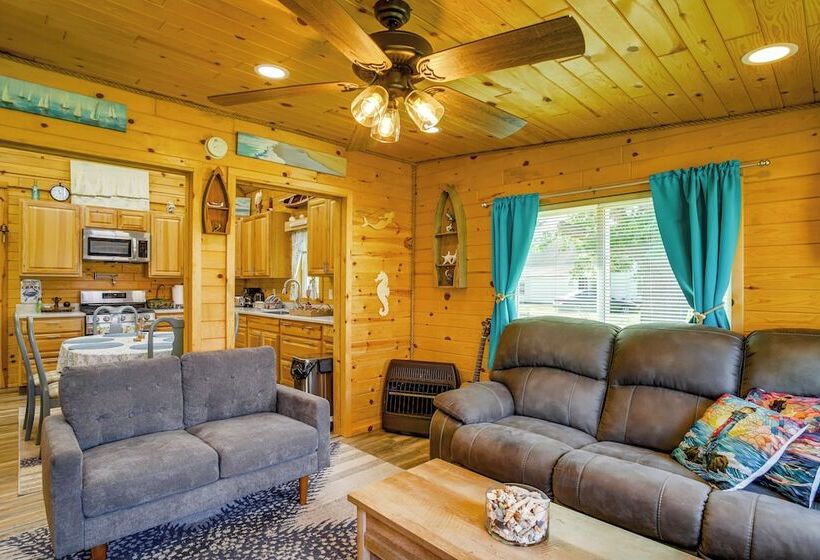 Maryland Retreat: Walk To Bay, Beach & Boat Ramp!