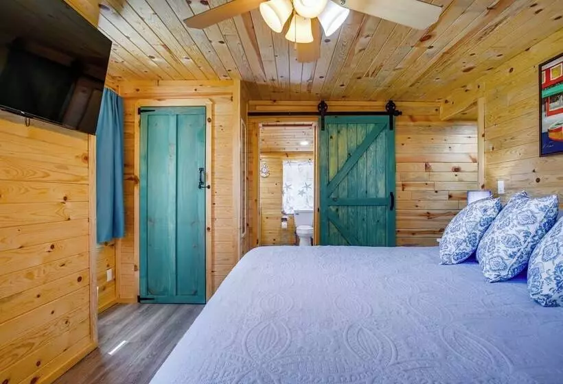 Maryland Retreat: Walk To Bay, Beach & Boat Ramp!